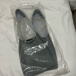 SPEEDO Gray Swim Fins men’s L shoes sz 10-11